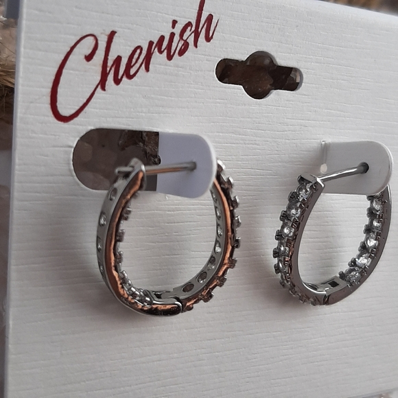 Cherish Jewelry Earrings Silver Tone. - Picture 4 of 4